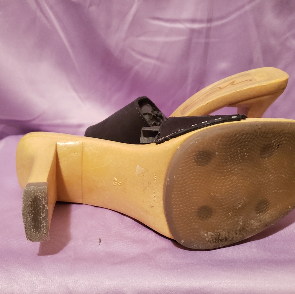 Clogs